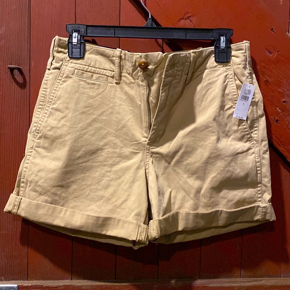 Gap size 2 khaki shorts